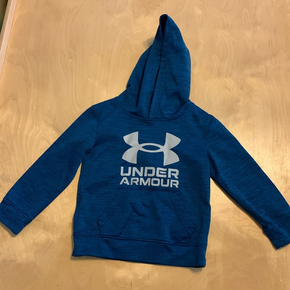 Size 4 UA sweatshirt. EUC
